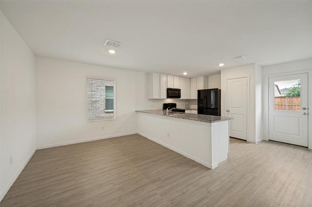 Building Photo - 213 Adelina Dr
