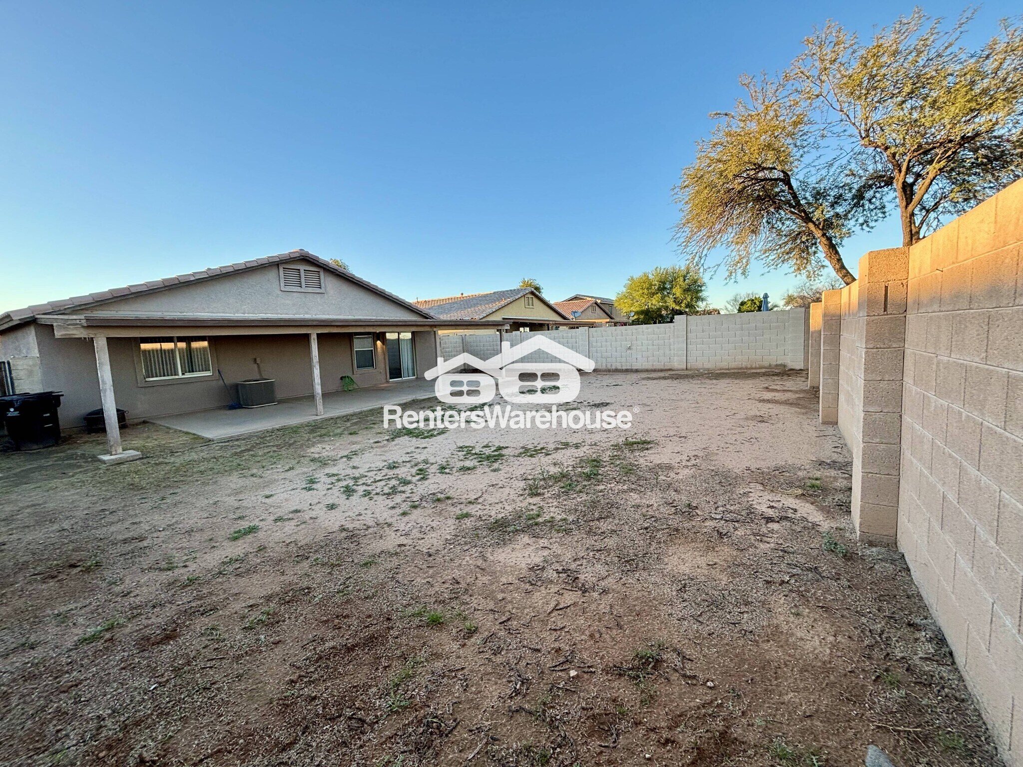 Building Photo - 2607 S 71st Dr