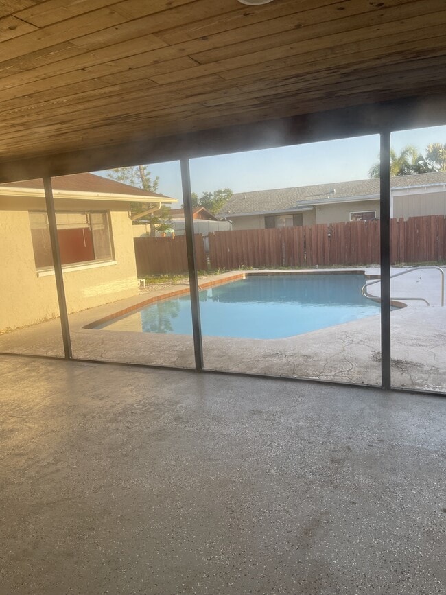 Building Photo - 6455 Jarvis Rd