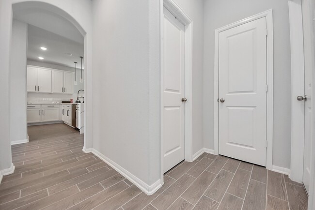 Building Photo - 15307 Davan Springs Dr