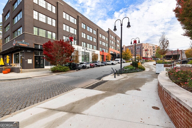 Building Photo - 255 High St