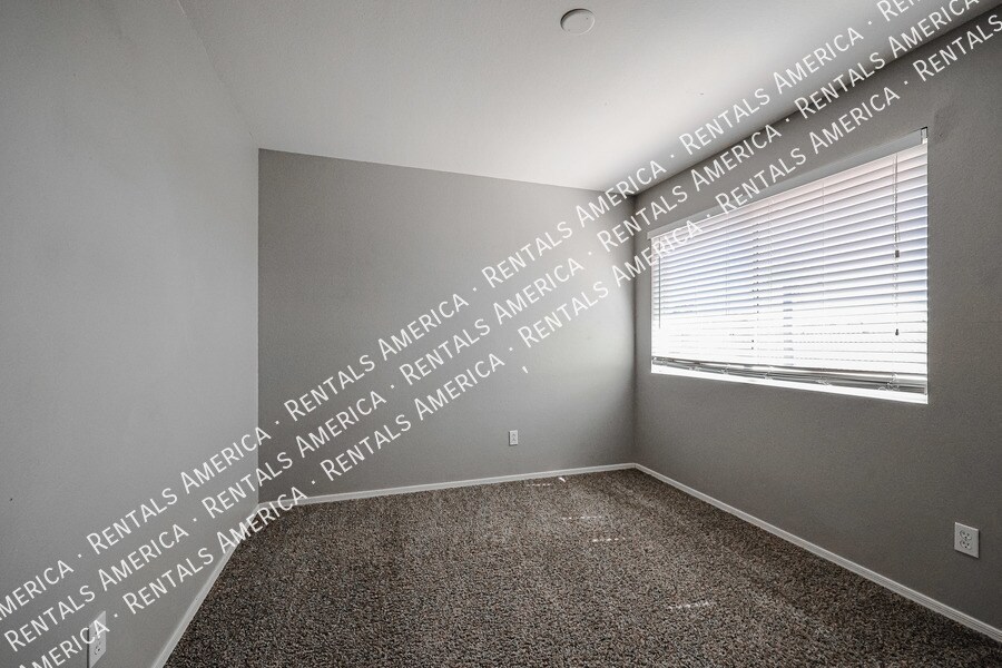 Building Photo - 2361 W Myrtle Dr