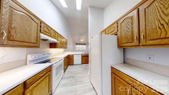 Building Photo - 6299 Pansy Trl