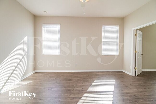 Building Photo - 14832 Faberge Dr