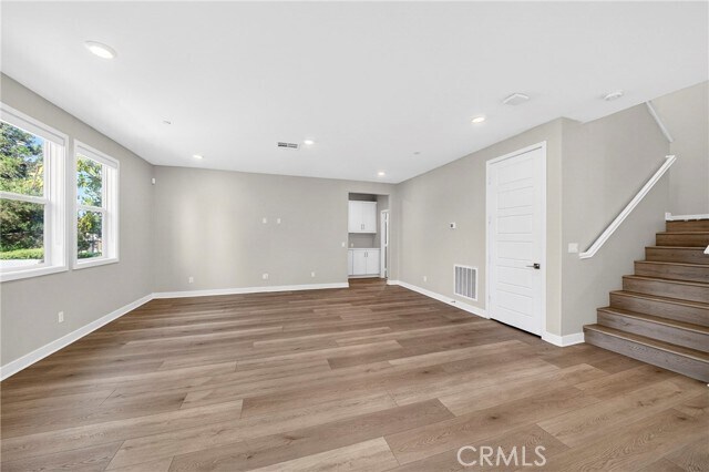 Building Photo - 346 Chorus