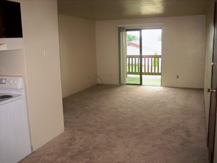 Living Room - Woodfield Queenwood Apartments