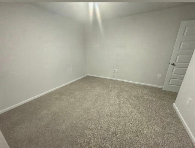 Building Photo - 4344 Knollwood Cir