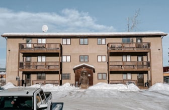 Building Photo - Fully Remodeled 2 Bed | 1 Bath Ground-Level Condo – No Stairs!