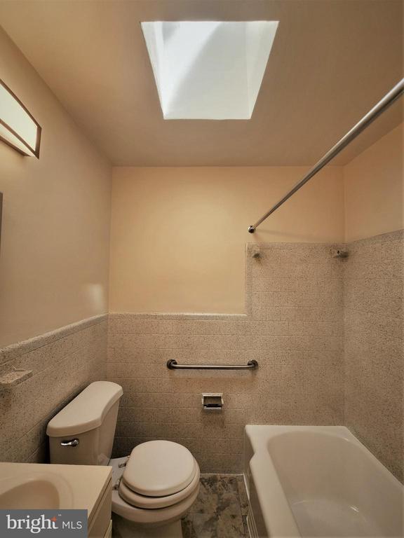 Building Photo - 3712 Elmley Ave