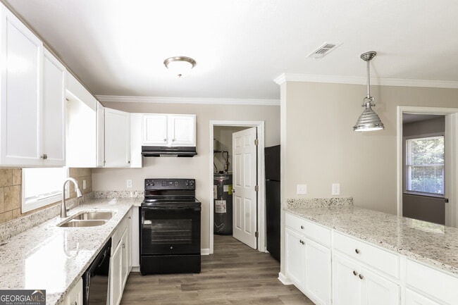 Building Photo - 374 Scott Blvd