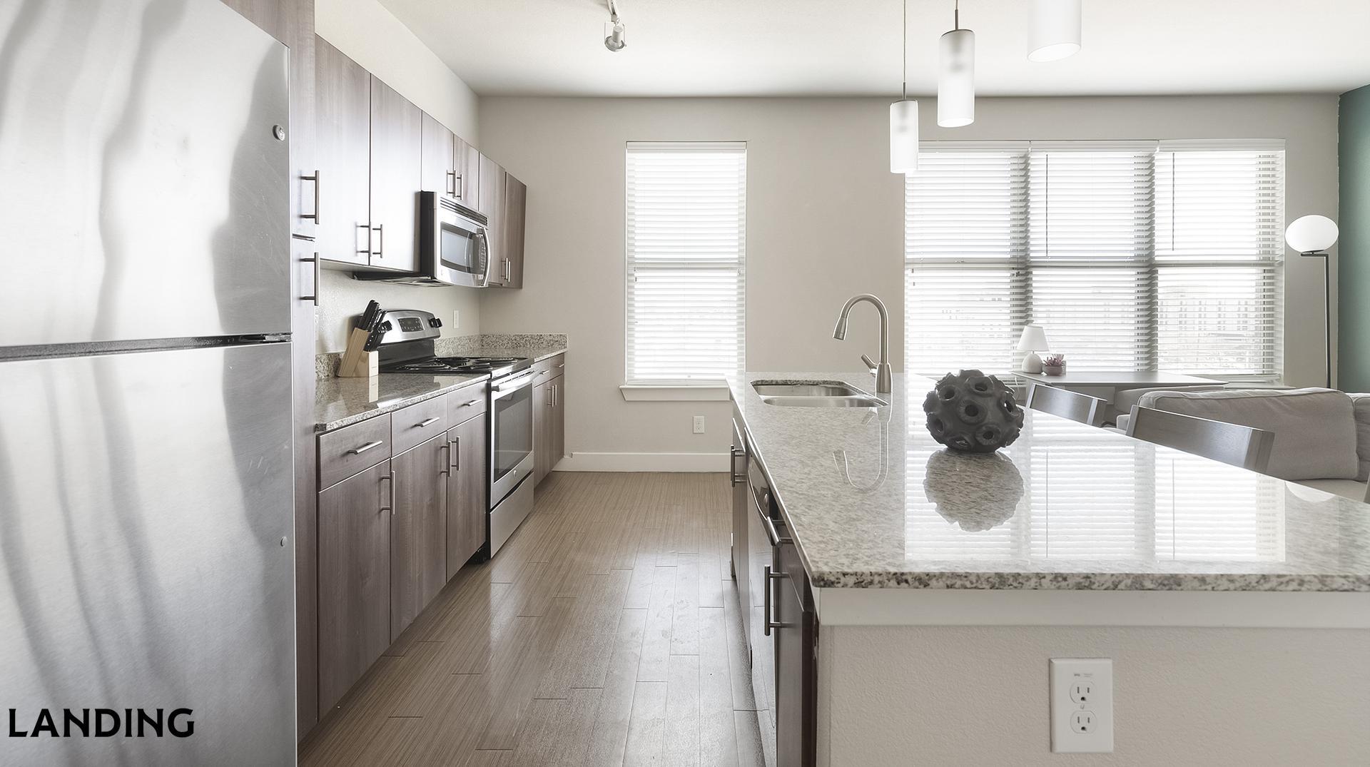 Building Photo - 1415 N Main Ave