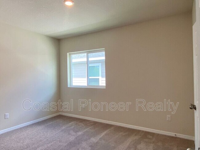 Building Photo - 28613 Cozy Creek Dr