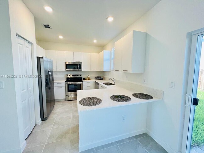 Building Photo - 12612 NW 23rd Pl