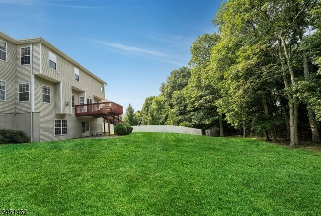 Building Photo - 23 Hill Hollow Rd