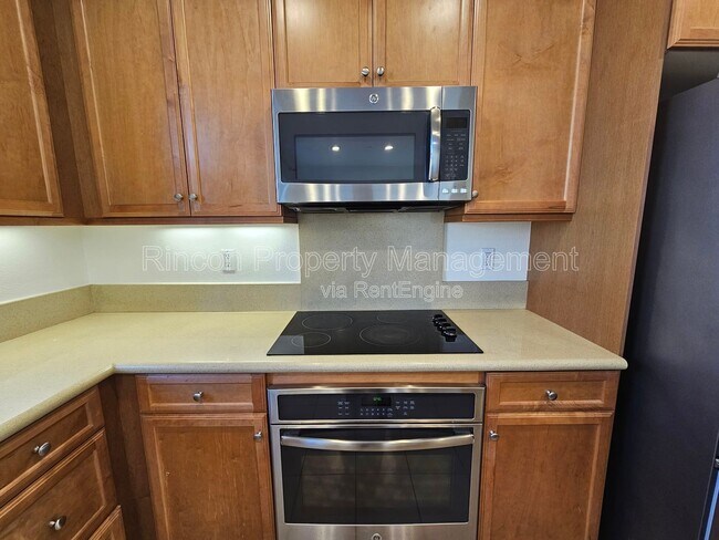 Building Photo - 209 Westpark Ct