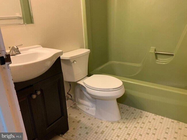 Building Photo - 400 Campbell Cir