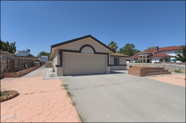 Building Photo - 129 Torrey Pines Dr