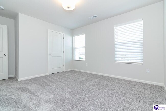 Building Photo - 104 Ashwood Ave