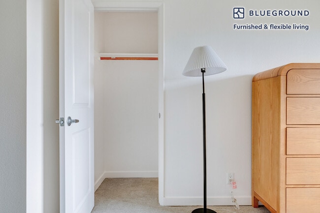 Building Photo - 10870 N Stelling Rd