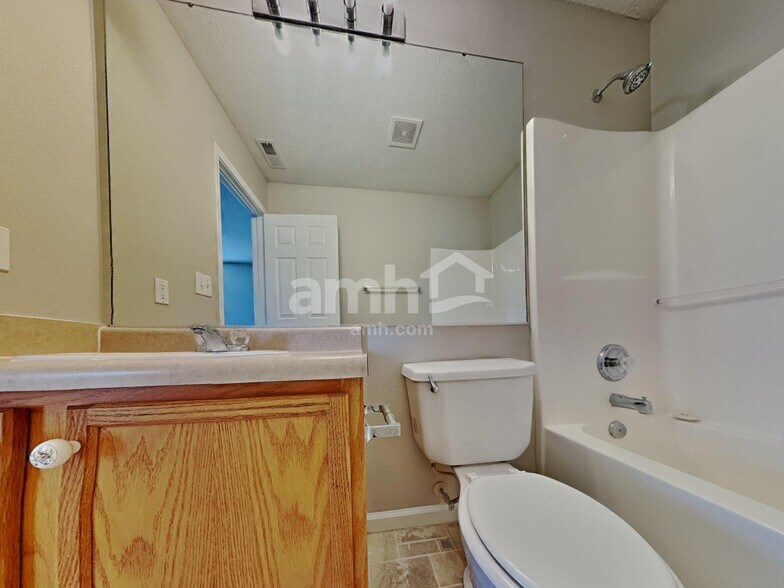 Building Photo - 674 Springtree Lane