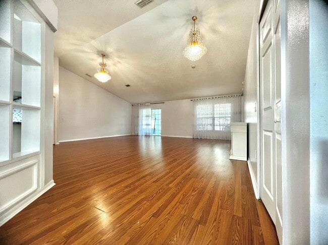 Building Photo - 11395 Aston Hall Dr