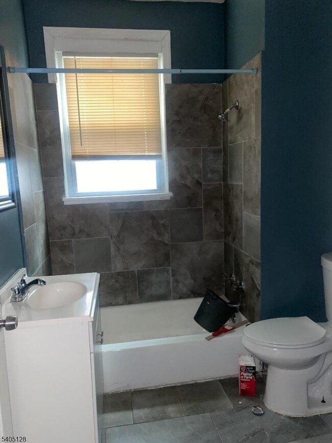 Building Photo - 241 Wainwright St