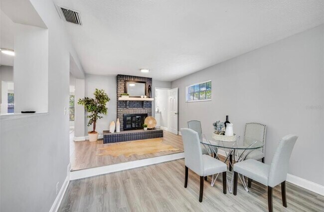 Building Photo - 3703 W Leila Ave