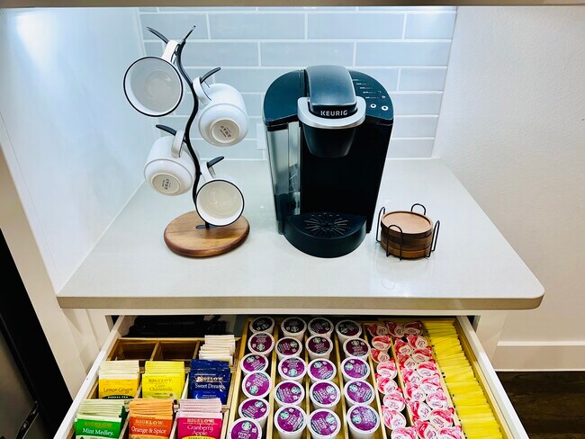 Building Photo - 512 Secretariat Dr