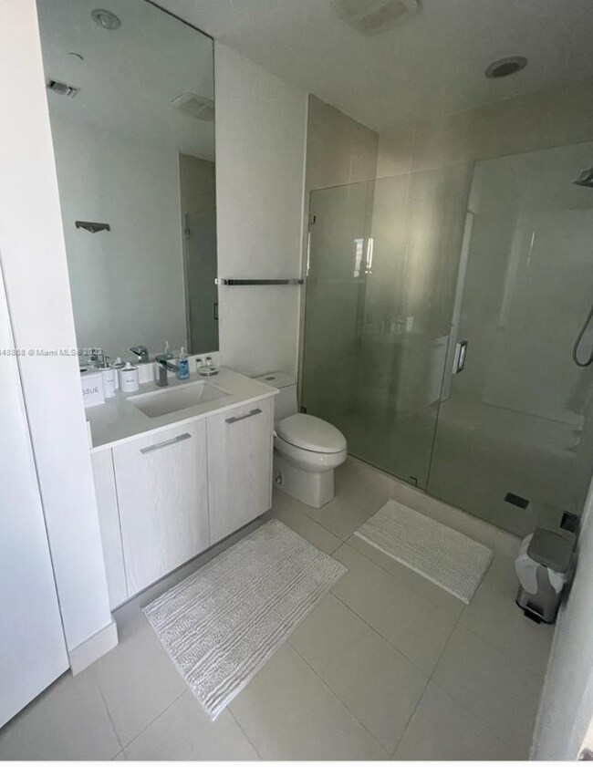 Building Photo - Remarks:	Enjoy stunning Skyline and Bay vi...