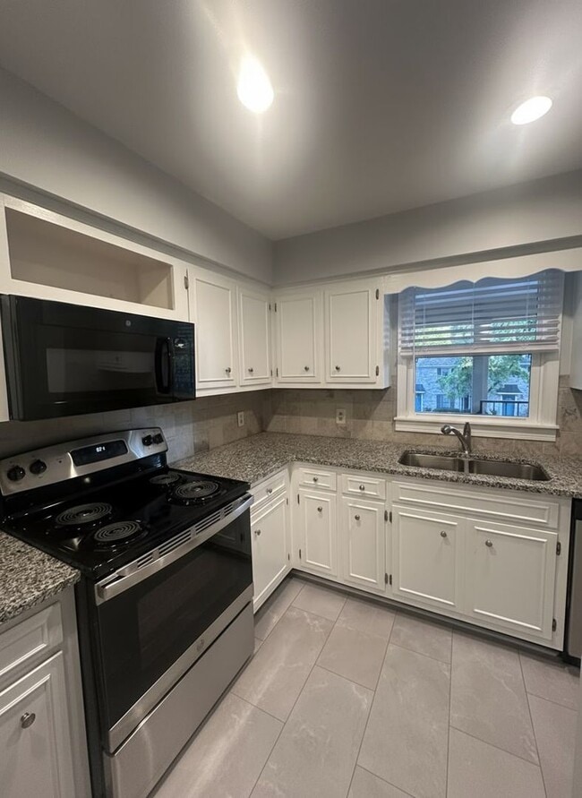 Building Photo - 207 Westfield Dr