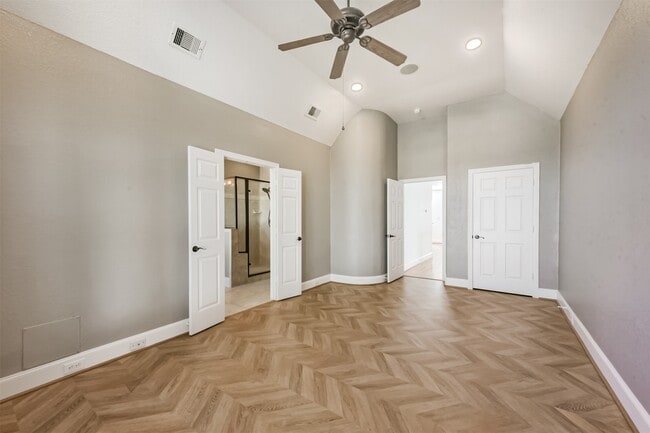 Building Photo - 340 Cage St