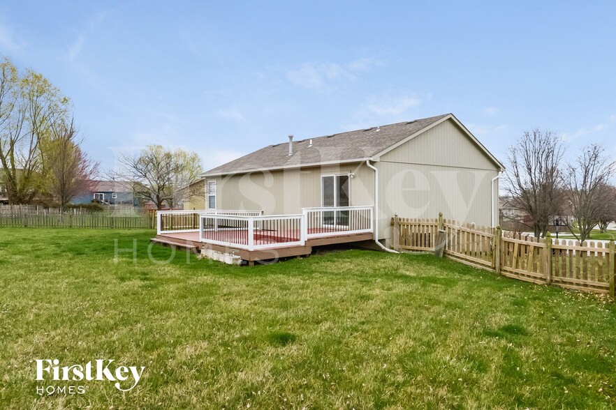 Building Photo - 11039 N Ditman Ct