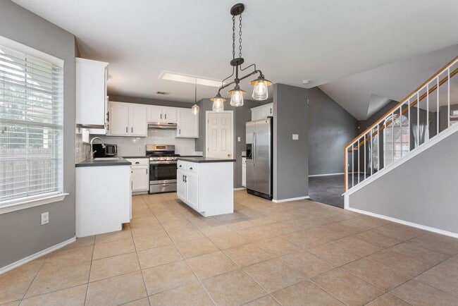 Building Photo - 14404 Ballycastle Trail
