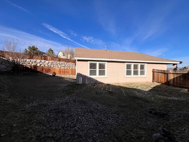 Building Photo - 4 bedroom Fernley Home.