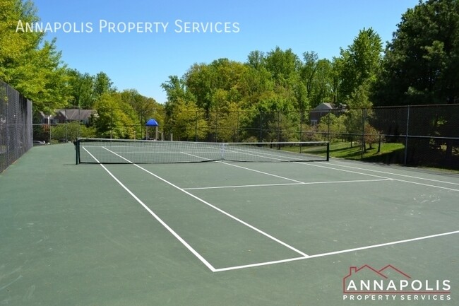 Building Photo - 546 Francis Nicholson Way