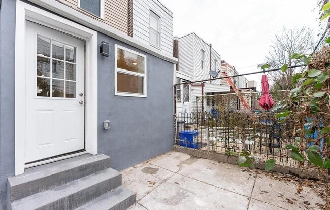 Building Photo - 3131 Memphis St