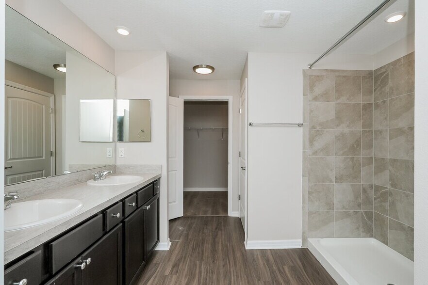 Building Photo - 10221 Carp Holw Rd