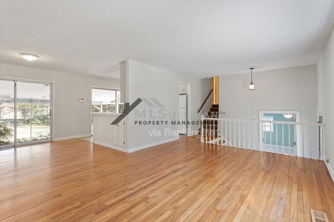 Building Photo - 112 Celeste Cir