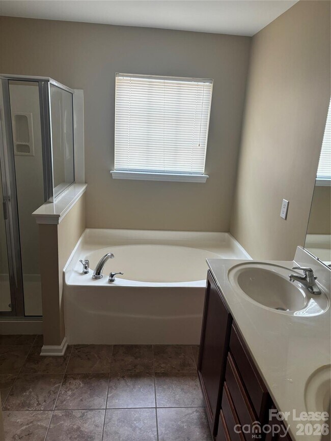 Building Photo - 5220 Chapel Chase Lane