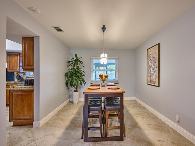 Building Photo - 1267 Summerwood Cir