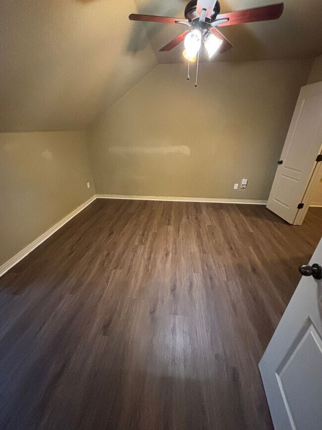 Building Photo - 50-52 S Ray