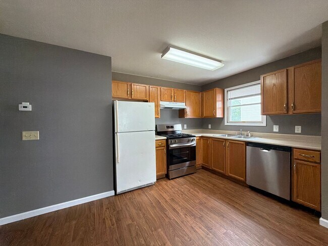 Building Photo - 218 Stonewall Ct