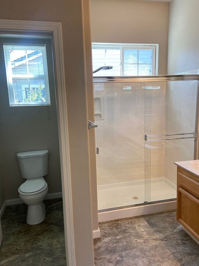 Building Photo - Willow Springs - Cozy 3 Bdrm, 2 Bath on culdesac. Walking distance to Folsom HS