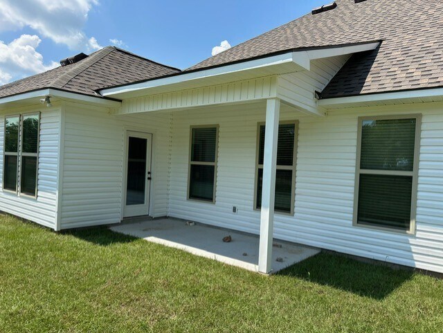 Building Photo - 41372 Rosewood Ln
