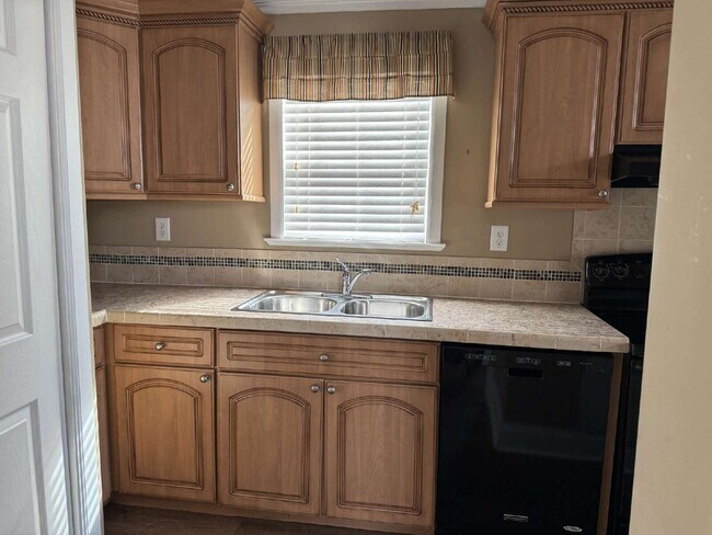 Building Photo - 1309 Pine Island Drive N.