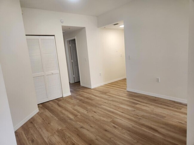 Building Photo - 10873 Windsor Walk Dr