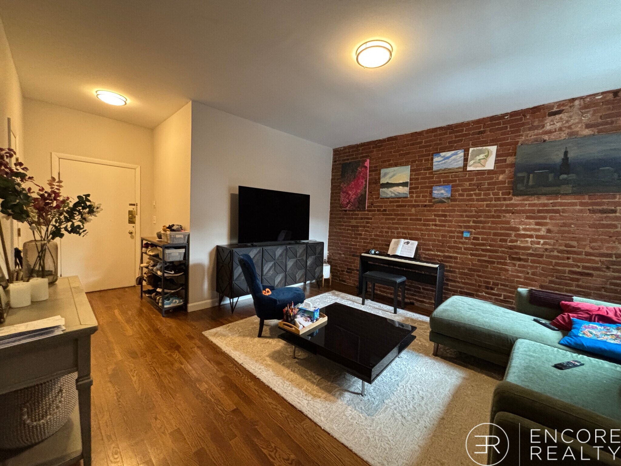 Building Photo - 9 Stearns Rd