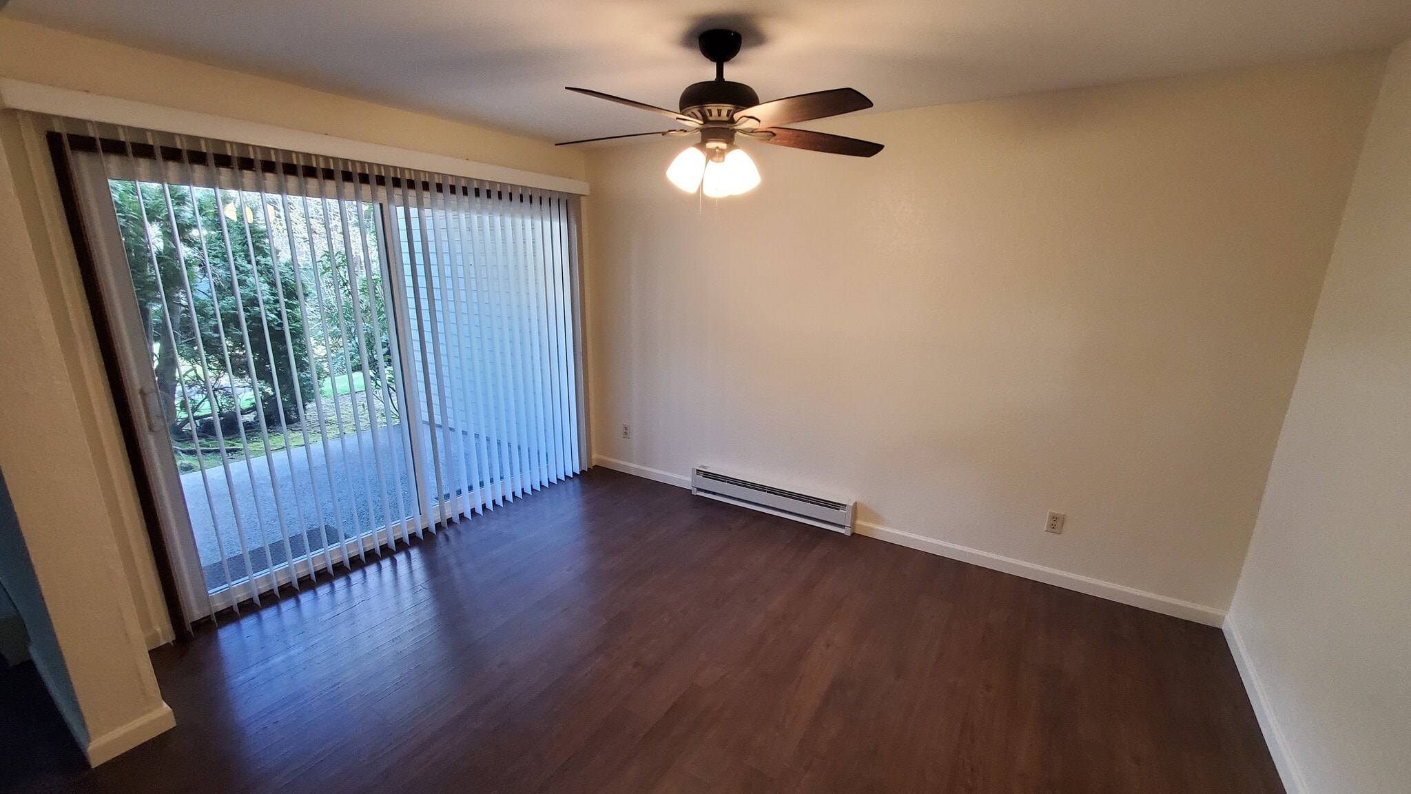 Den/Dining - 4420 146th Place Northeast