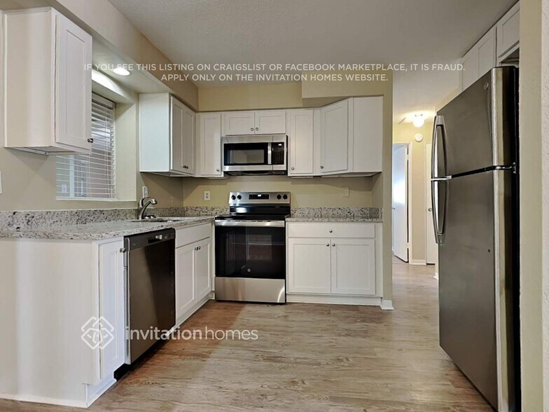 Building Photo - 1744 Bentley St