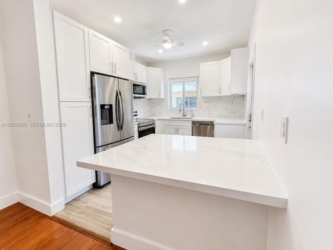 Building Photo - 7825 Byron Ave